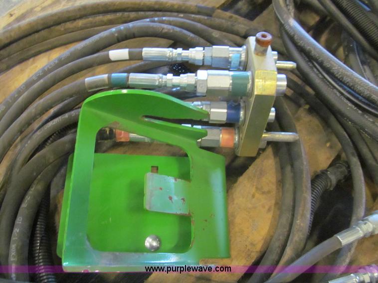 image for item AY9796 (2) quick attach hydraulic couplers