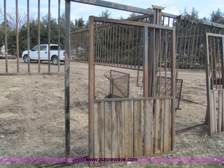 image for item AY9811 Steel box stalls