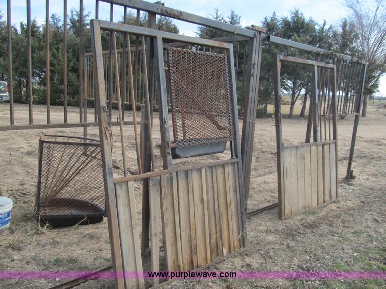 image for item AY9811 Steel box stalls