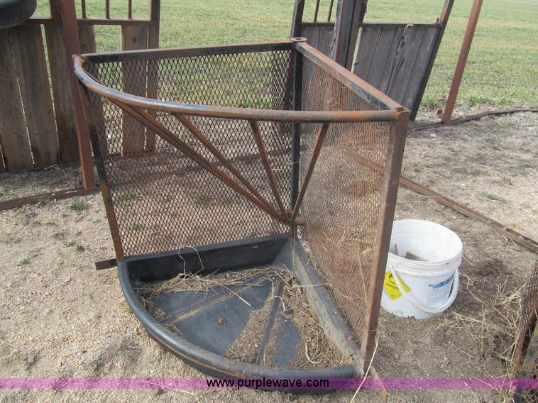 image for item AY9811 Steel box stalls