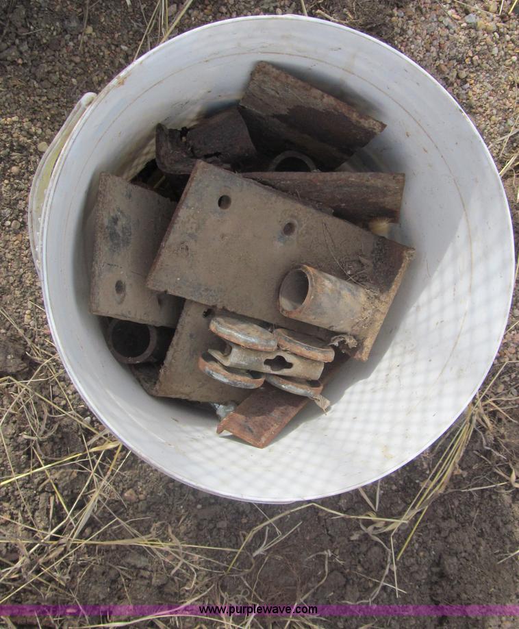 image for item AY9811 Steel box stalls