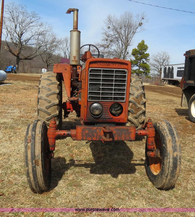 image for item B4878 1972 Belarus 520 tractor