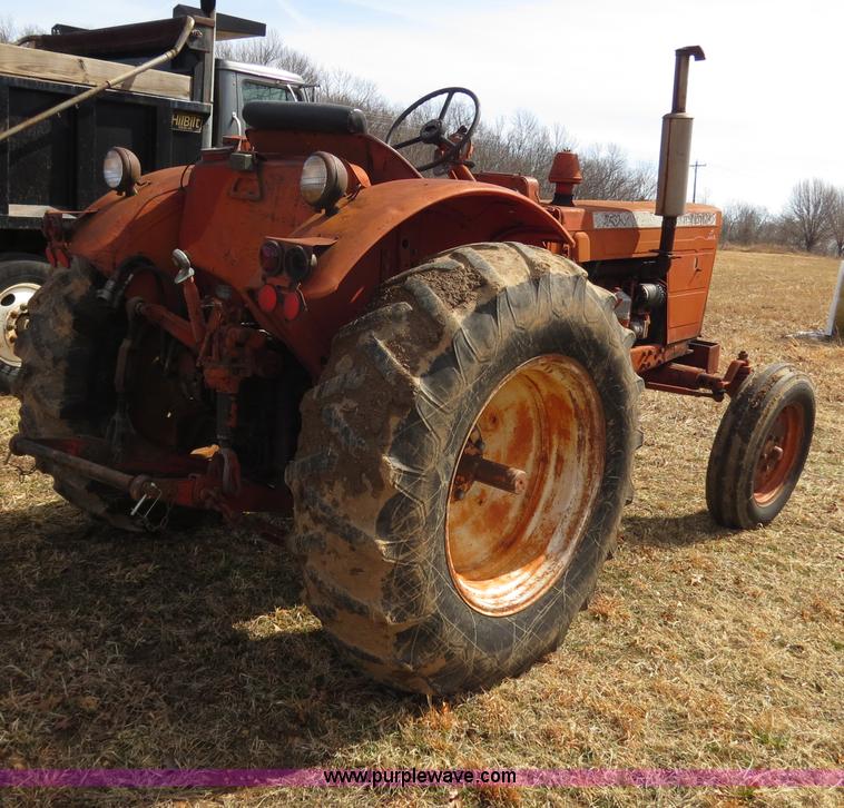 image for item B4878 1972 Belarus 520 tractor