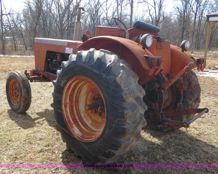 image for item B4878 1972 Belarus 520 tractor