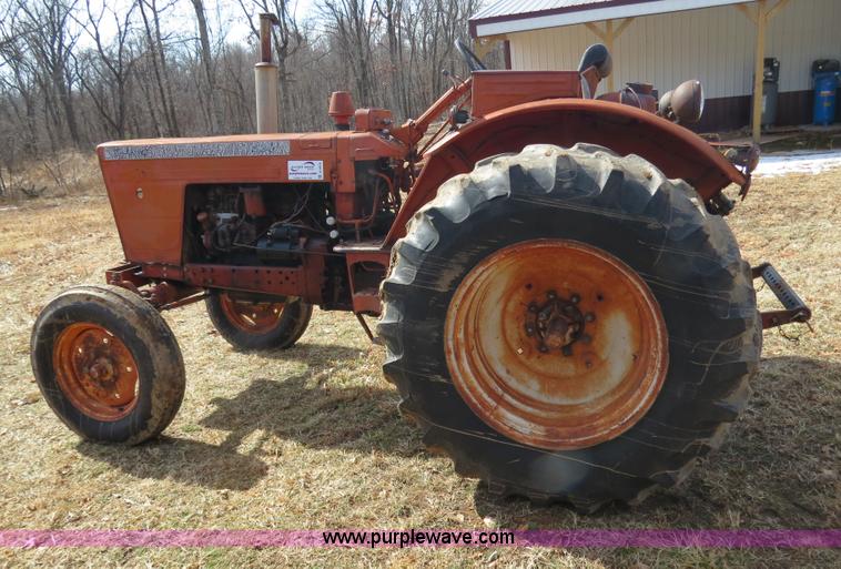 image for item B4878 1972 Belarus 520 tractor