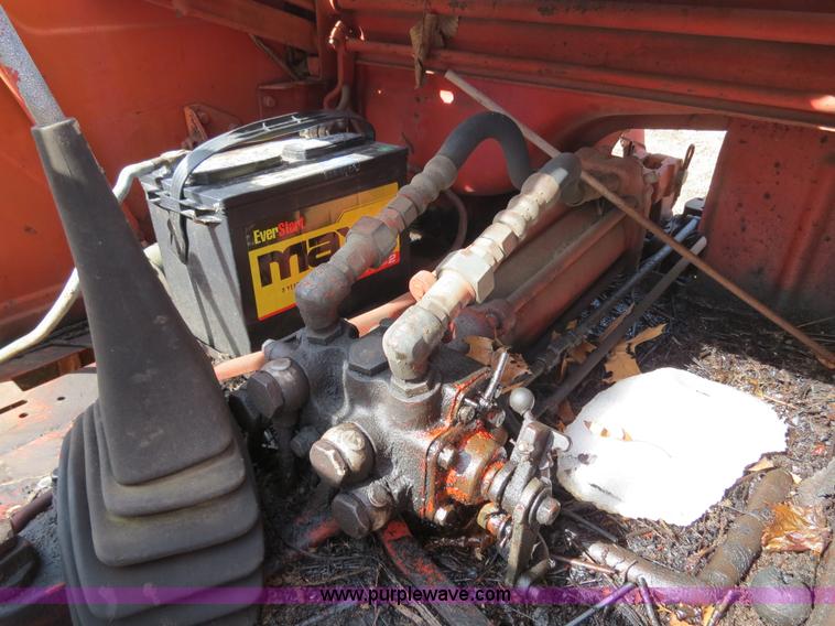 image for item B4878 1972 Belarus 520 tractor