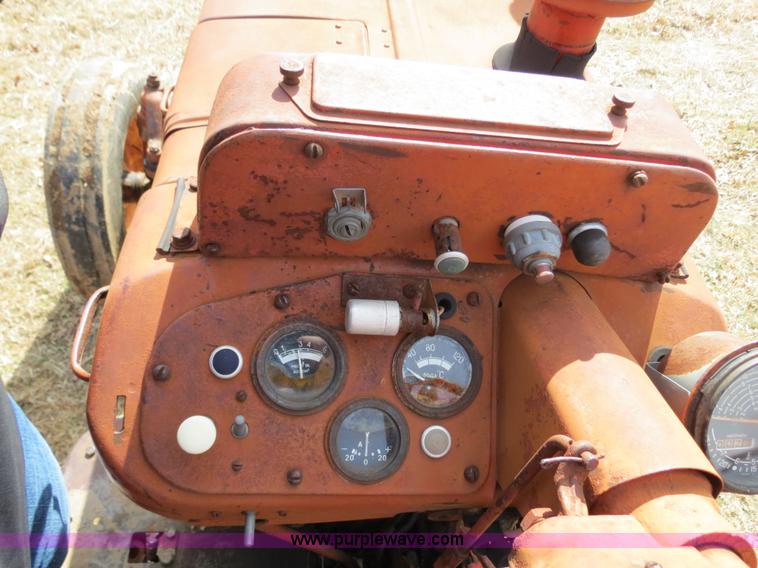 image for item B4878 1972 Belarus 520 tractor