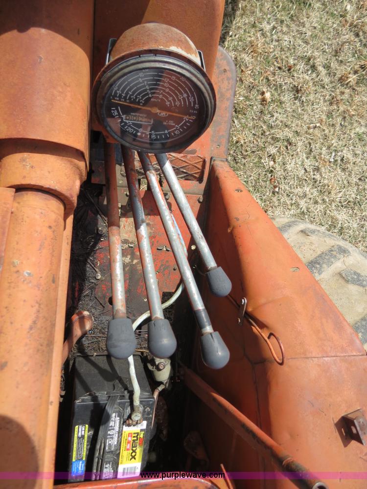 image for item B4878 1972 Belarus 520 tractor