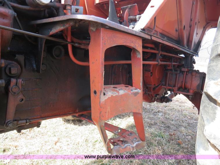 image for item B4878 1972 Belarus 520 tractor