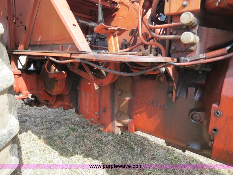 image for item B4878 1972 Belarus 520 tractor