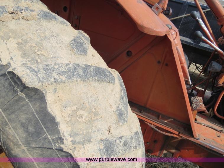 image for item B4878 1972 Belarus 520 tractor