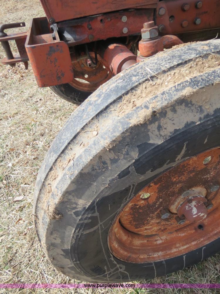 image for item B4878 1972 Belarus 520 tractor