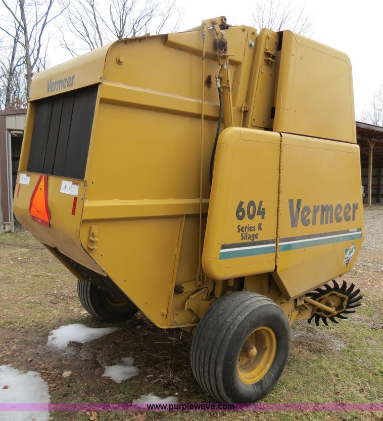 image for item B4884 1997 Vermeer 604K round baler
