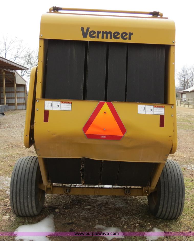 image for item B4884 1997 Vermeer 604K round baler