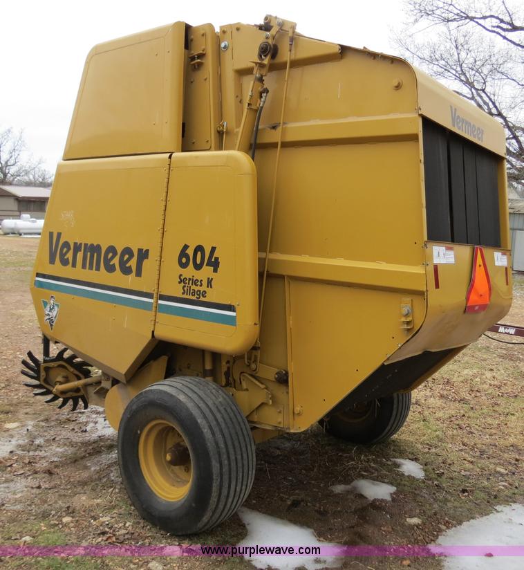 image for item B4884 1997 Vermeer 604K round baler