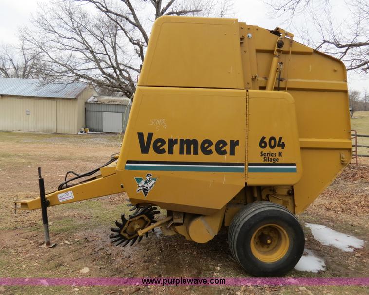 image for item B4884 1997 Vermeer 604K round baler