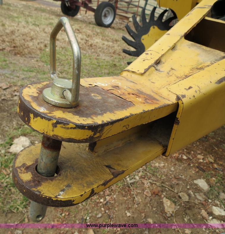 image for item B4884 1997 Vermeer 604K round baler