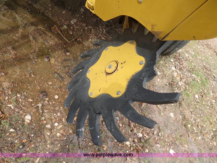 image for item B4884 1997 Vermeer 604K round baler