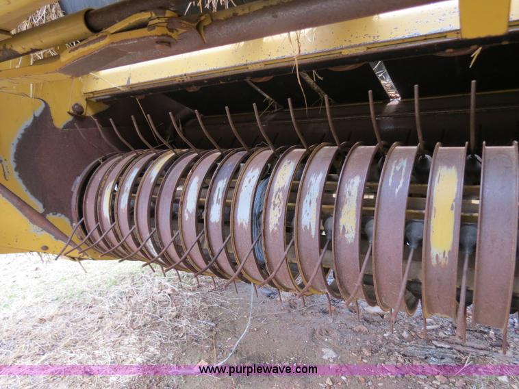 image for item B4884 1997 Vermeer 604K round baler