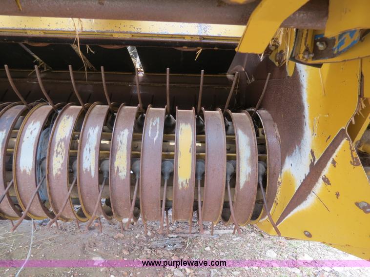 image for item B4884 1997 Vermeer 604K round baler