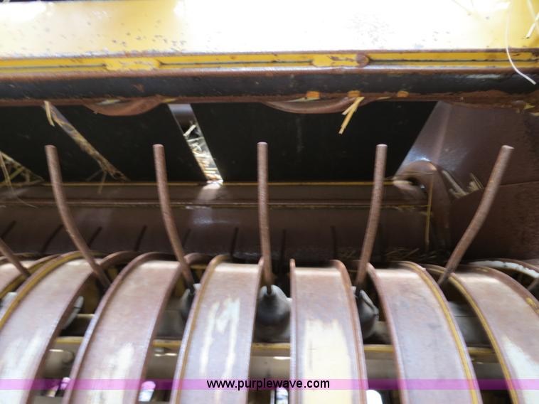 image for item B4884 1997 Vermeer 604K round baler