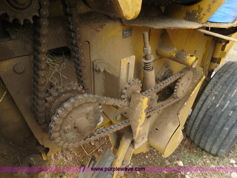 image for item B4884 1997 Vermeer 604K round baler