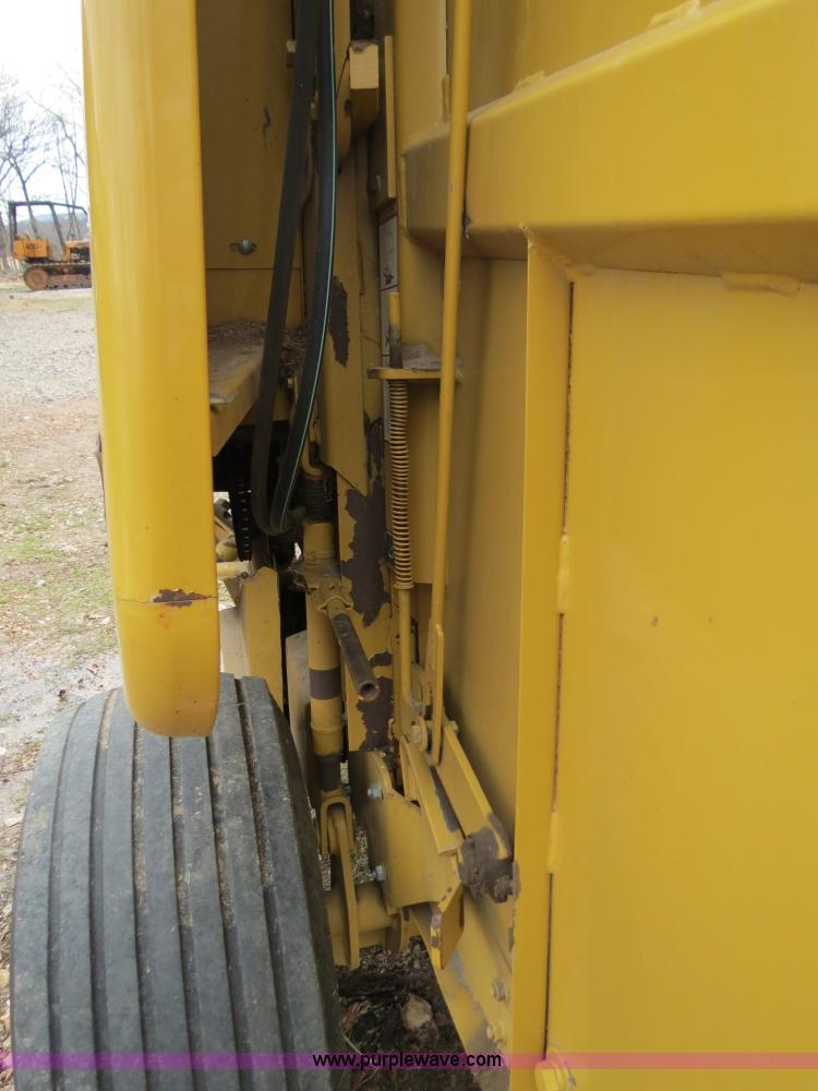 image for item B4884 1997 Vermeer 604K round baler