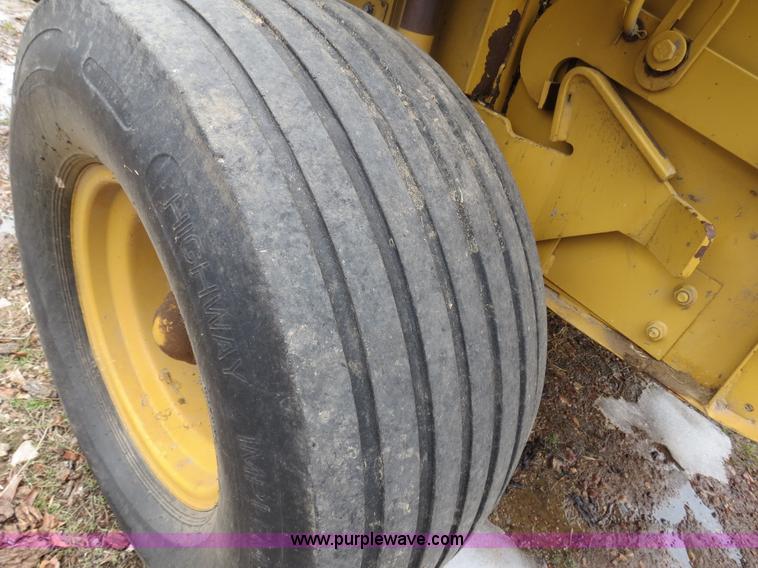 image for item B4884 1997 Vermeer 604K round baler