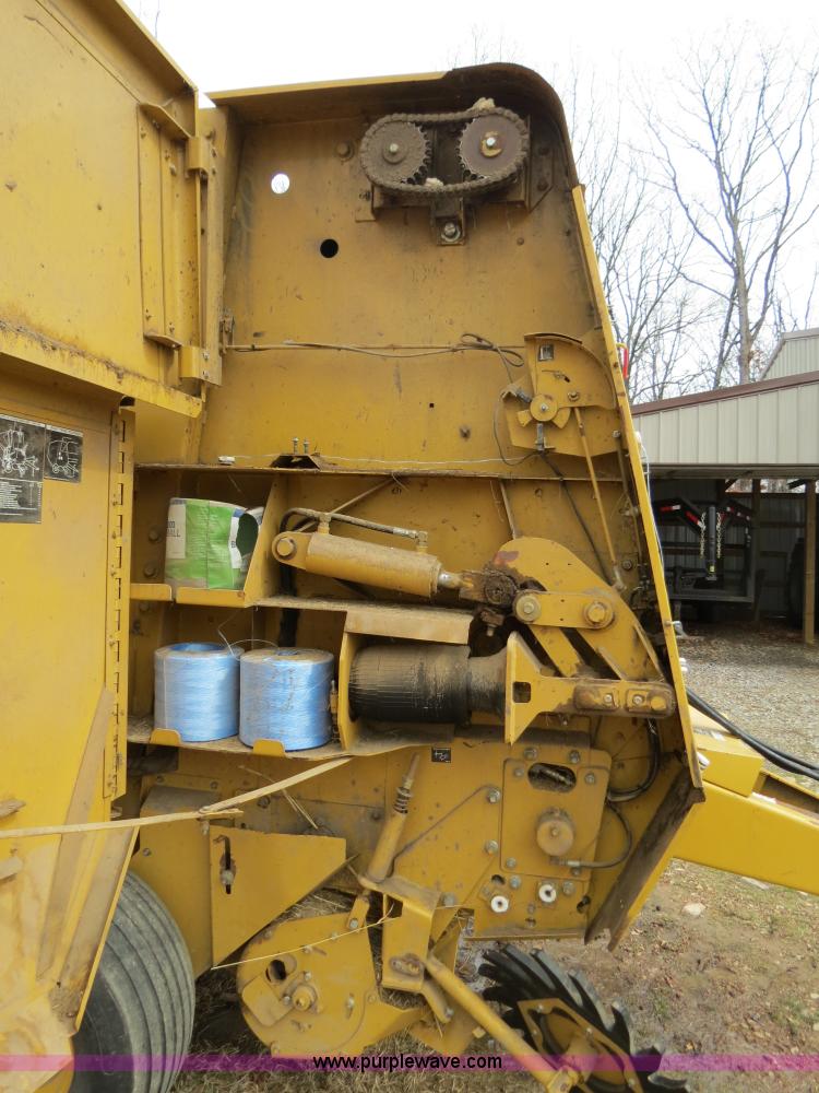 image for item B4884 1997 Vermeer 604K round baler