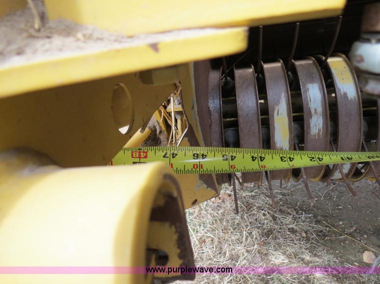 image for item B4884 1997 Vermeer 604K round baler