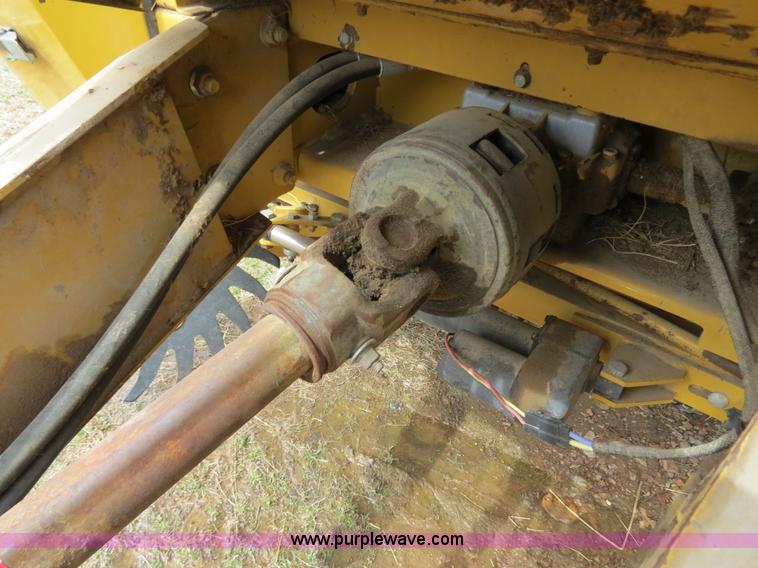 image for item B4884 1997 Vermeer 604K round baler