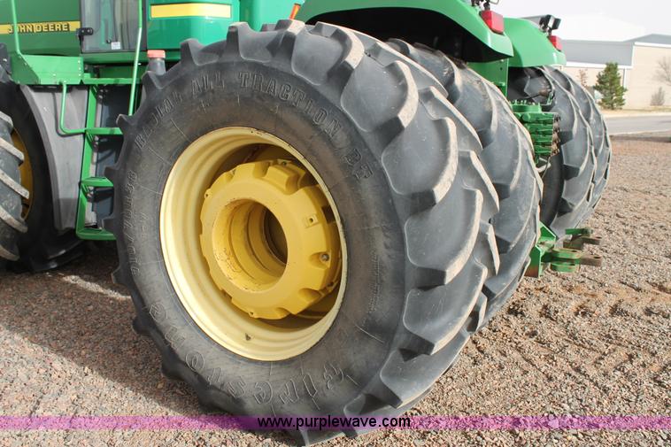 image for item C3772 2001 John Deere 9300 4WD tractor