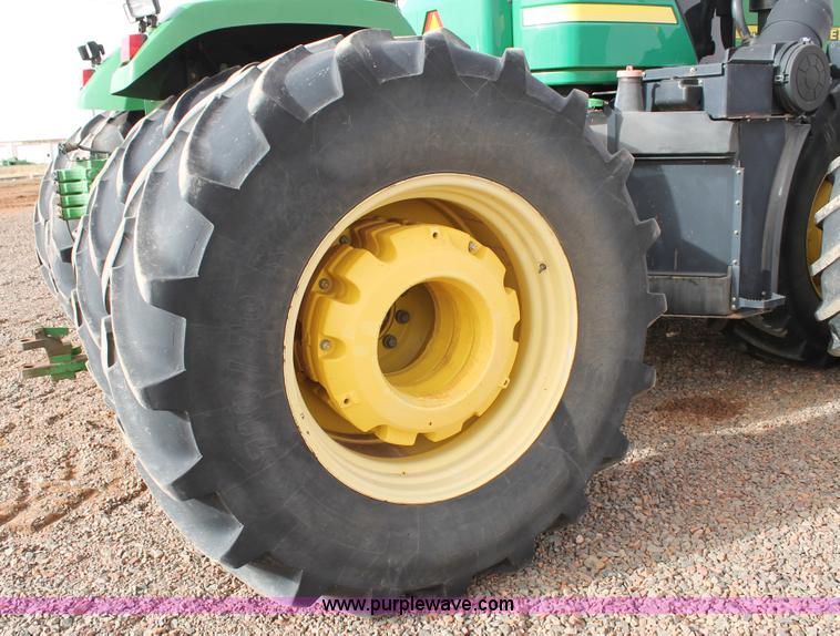 image for item C3772 2001 John Deere 9300 4WD tractor