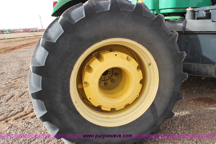 image for item C3772 2001 John Deere 9300 4WD tractor