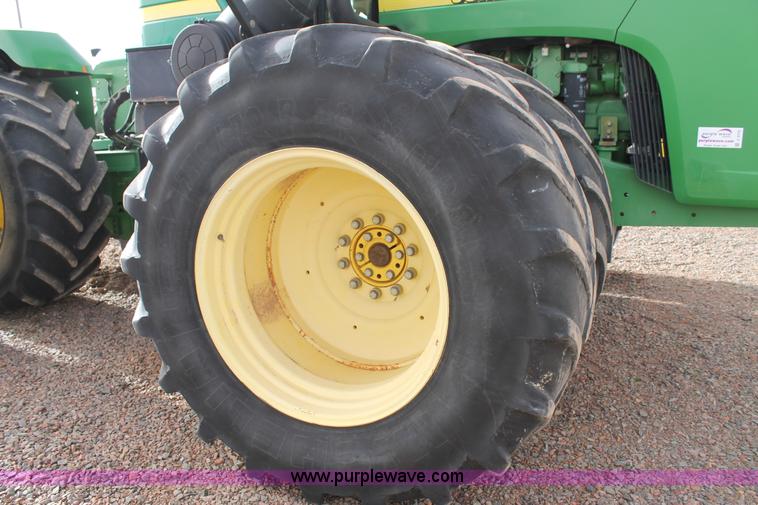 image for item C3772 2001 John Deere 9300 4WD tractor
