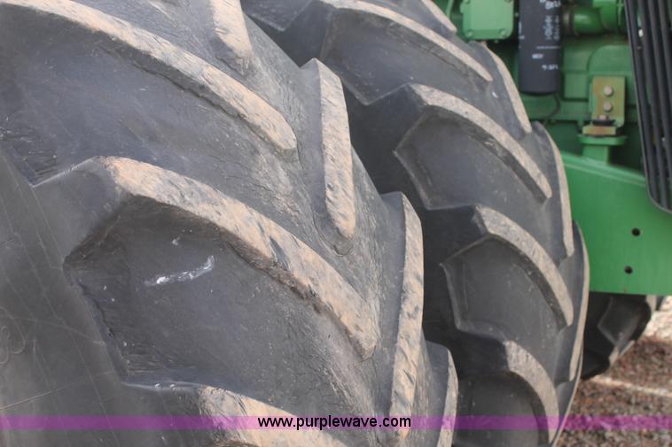 image for item C3772 2001 John Deere 9300 4WD tractor