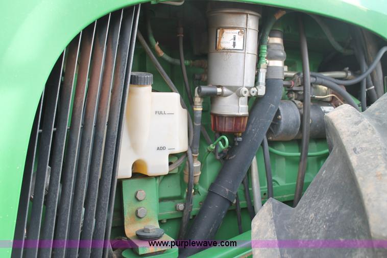 image for item C3772 2001 John Deere 9300 4WD tractor