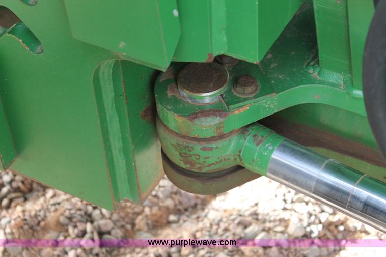 image for item C3772 2001 John Deere 9300 4WD tractor