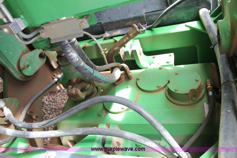 image for item C3772 2001 John Deere 9300 4WD tractor