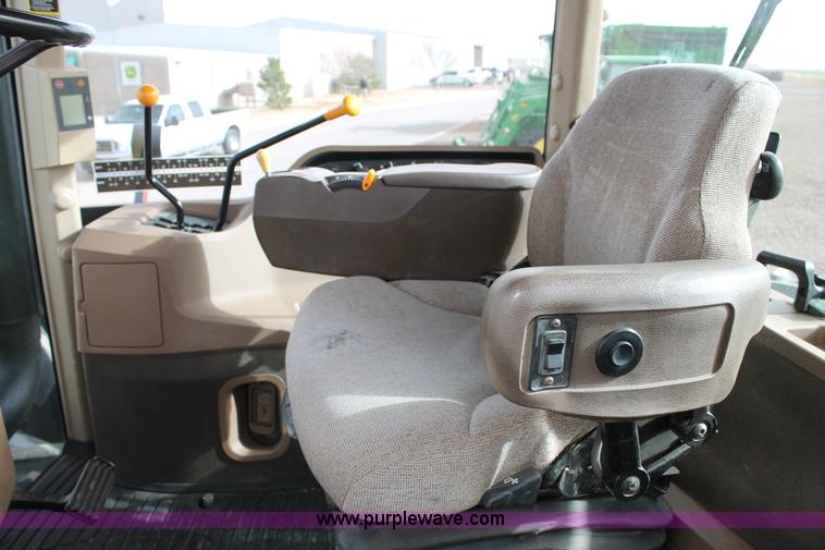 image for item C3772 2001 John Deere 9300 4WD tractor