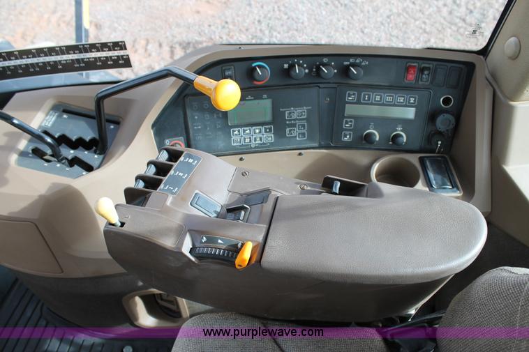 image for item C3772 2001 John Deere 9300 4WD tractor