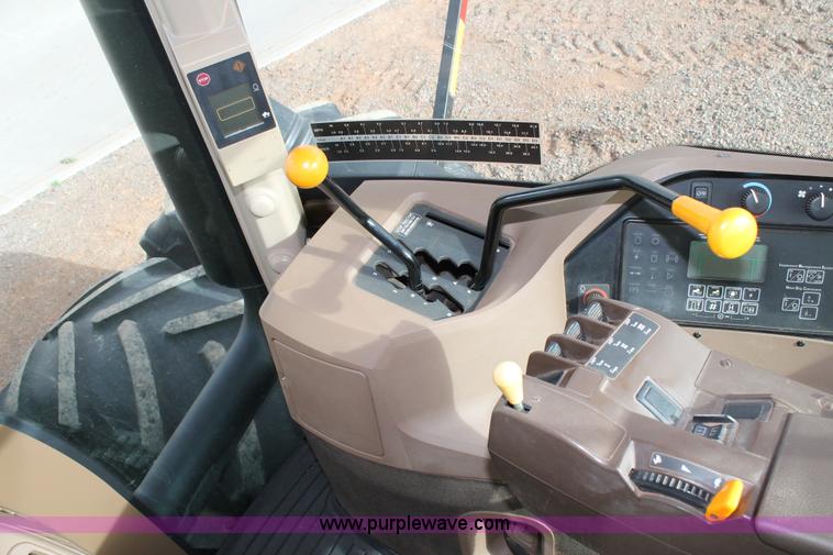 image for item C3772 2001 John Deere 9300 4WD tractor