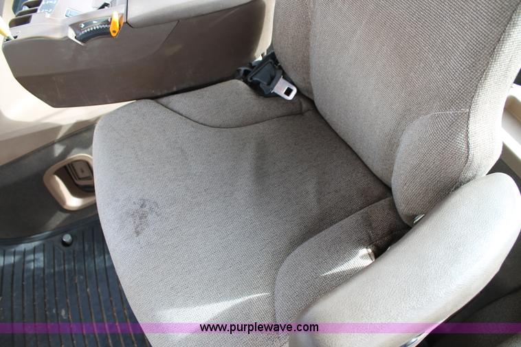 image for item C3772 2001 John Deere 9300 4WD tractor