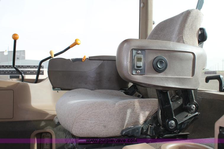 image for item C3772 2001 John Deere 9300 4WD tractor