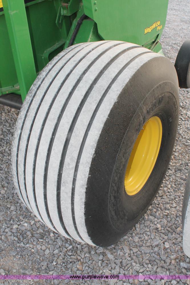 image for item C3776 2011 John Deere 568 round baler