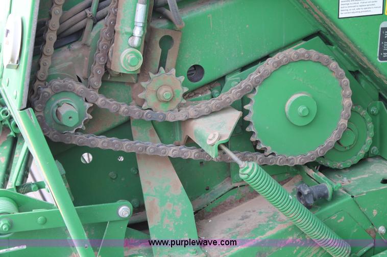 image for item C3776 2011 John Deere 568 round baler