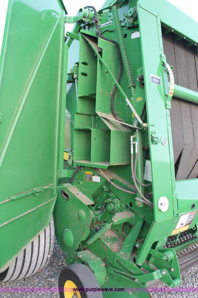 image for item C3776 2011 John Deere 568 round baler