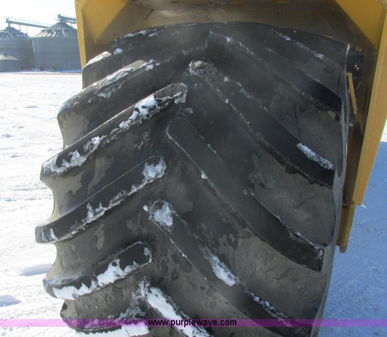 image for item E5285 1991 Ag-Chem TerraGator 1803 dry spreader