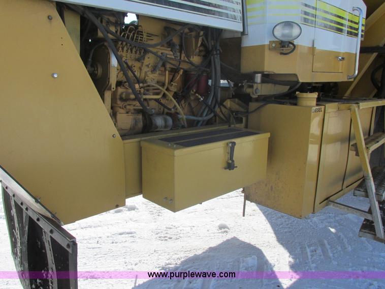 image for item E5285 1991 Ag-Chem TerraGator 1803 dry spreader