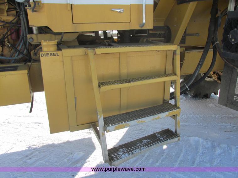 image for item E5285 1991 Ag-Chem TerraGator 1803 dry spreader
